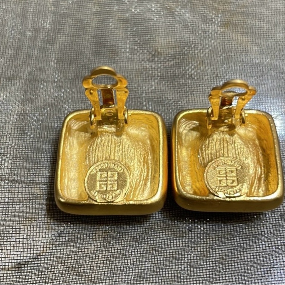 Vintage Givenchy Gold-Tone Faux Amber/Cabochon Clip-on Earrings - Picture 5 of 12